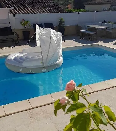 Studio sympa meublé avec parking privé